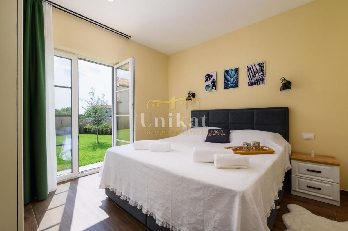 Villa con due unità abitative - vista mare